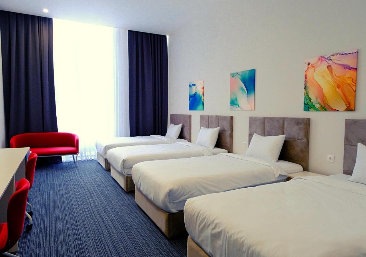 Add Hotel Almaty Luaran gambar