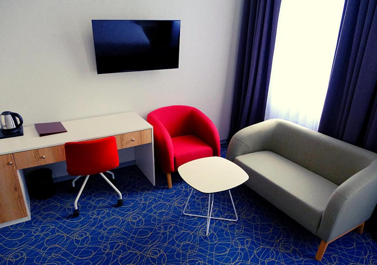 Add Hotel Almaty Luaran gambar