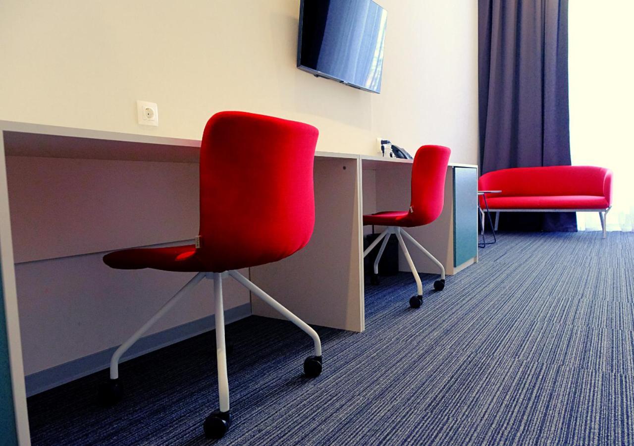 Add Hotel Almaty Luaran gambar